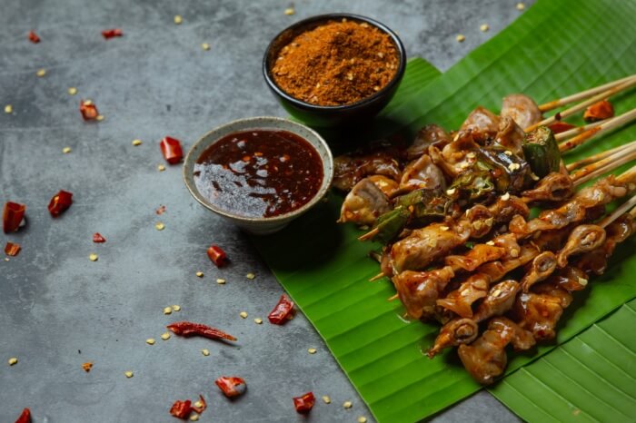 Sate Ayam Cak Soleh: Rasa yang Menggigit Jiwa di Jl. Juanda